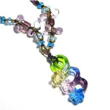 誠石緣古法琉璃時裝項鏈 盛夏繁花與珠寶美妝的優雅邂逅